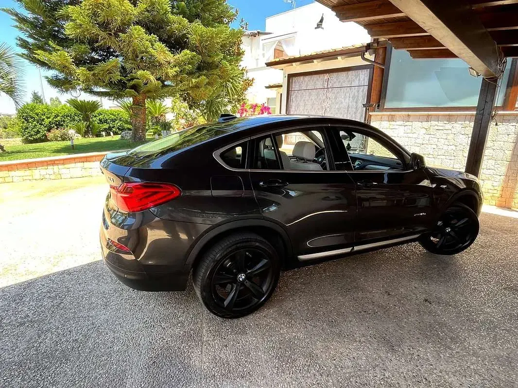 Usata BMW X4 Advantage 190 CV (139 kW) 2017 Nero SUV
