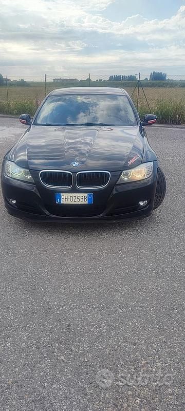 Nero Usata 2011 BMW 316 Tre volumi | 7000 € (Cara) - Immagine 1/4