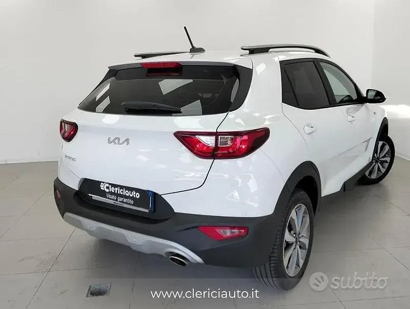 Usata Kia Stonic Urban 79 CV (58 kW) 2024 Bianco SUV