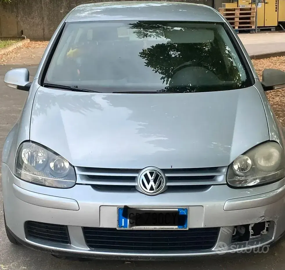 Usata VW Golf IV 90 CV (66 kW) 2004 Grigio Berlina