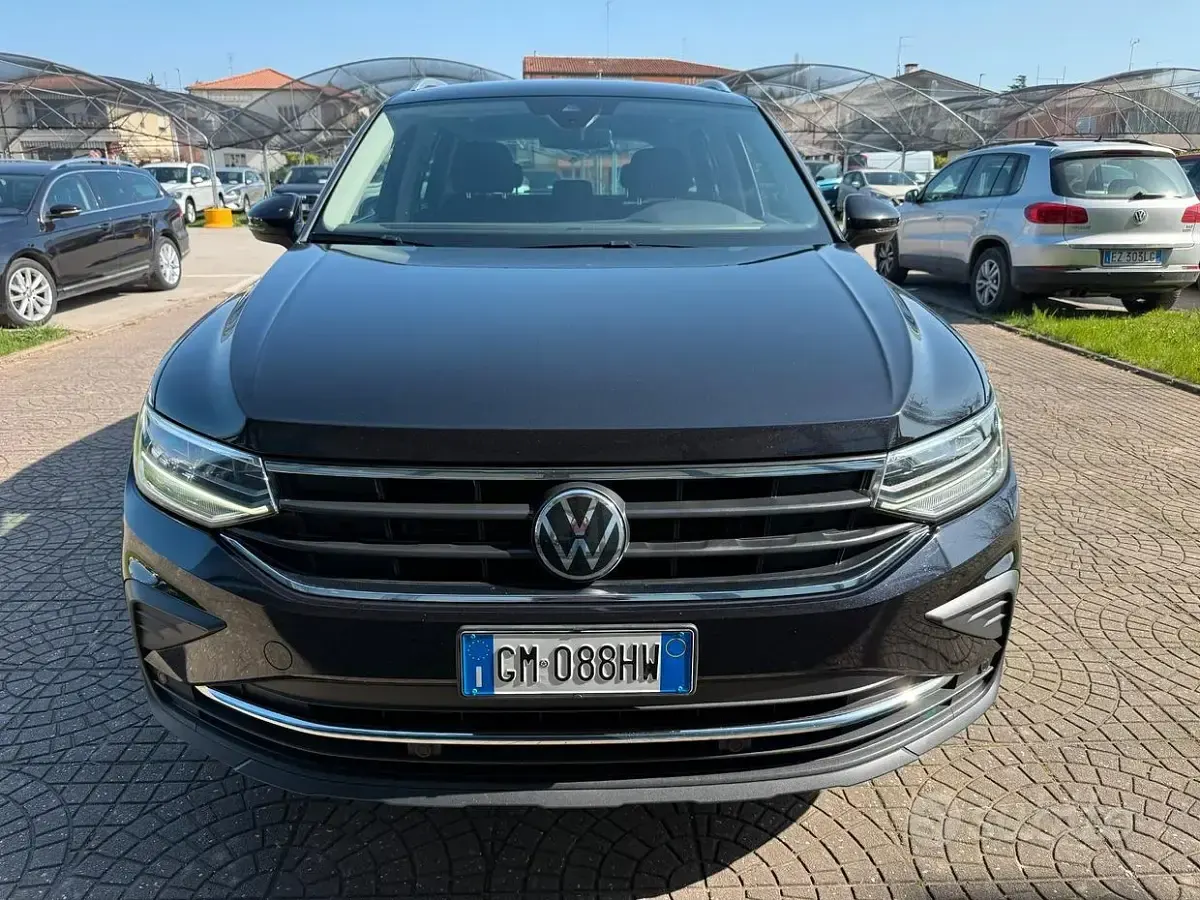 Usata VW Tiguan Elegance 150 CV (110 kW) 2023 Nero SUV
