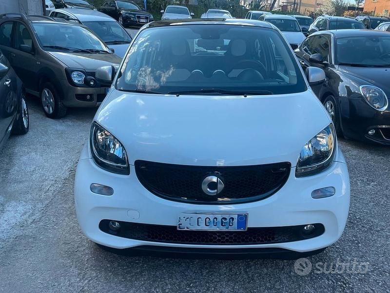 Bianco Usata 2016 Smart ForFour Passion Due volumi | 7999 € (Ottimo prezzo) - Immagine 1/4