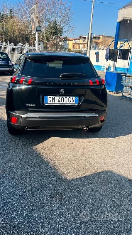 Usata Peugeot 2008 Allure 131 CV (96 kW) 2023 Nero SUV