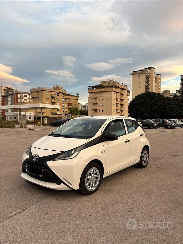 Usata Toyota Aygo X-cite 69 CV (50 kW) 2018 Utilitaria
