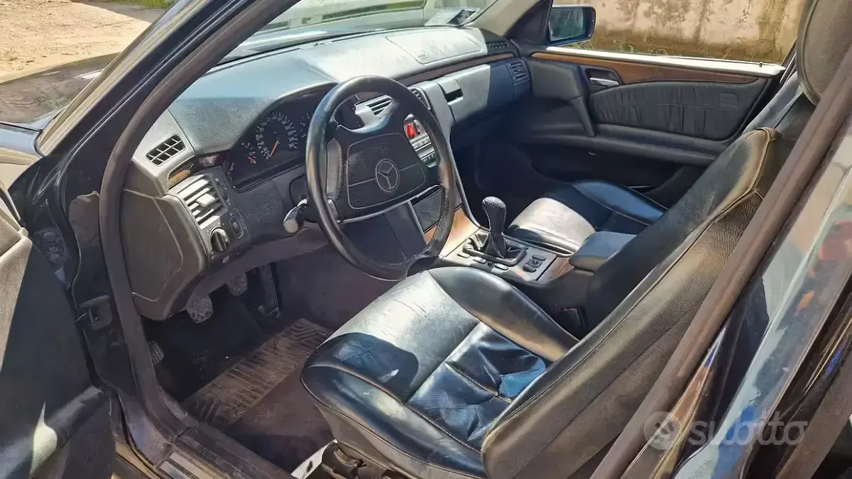 Usata Mercedes E250 1999 Berlina