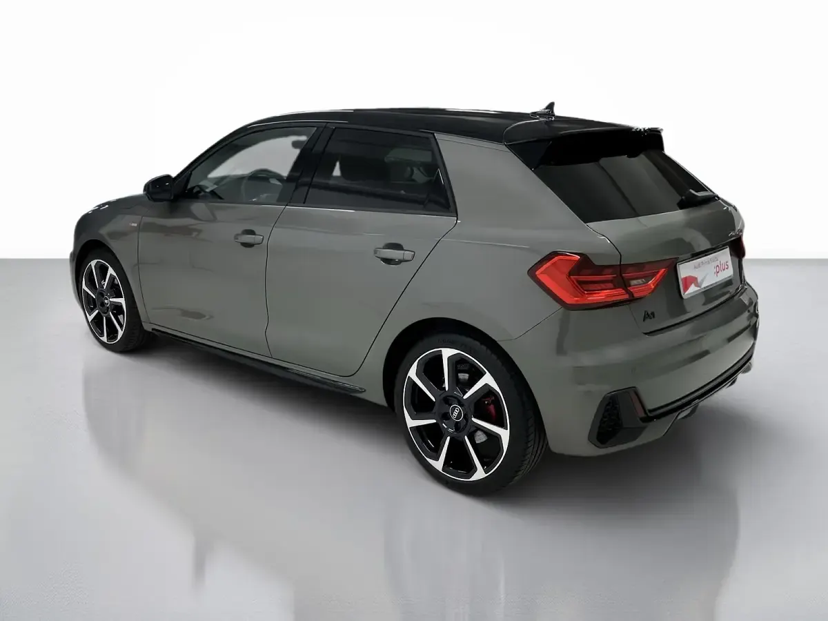 Usata Audi A1 Sportback Comfort 110 CV (80 kW) 2023 Grigio chronos metallizzato nero mito metallizzato Utilitaria
