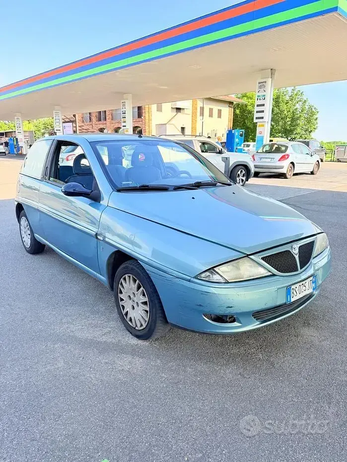 Usata Lancia Ypsilon 60 CV (44 kW) 2001 Utilitaria