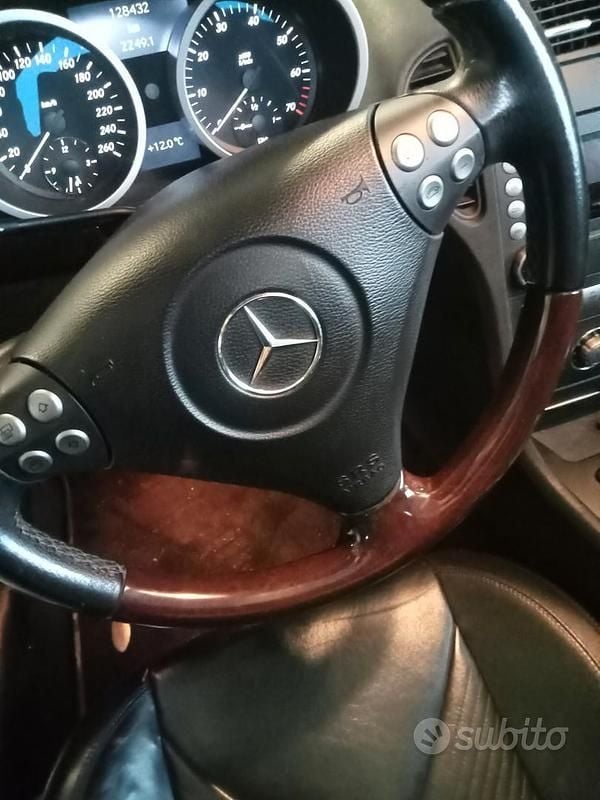 Usata Mercedes SLK280 231 CV (169 kW) 2005 Cabrio