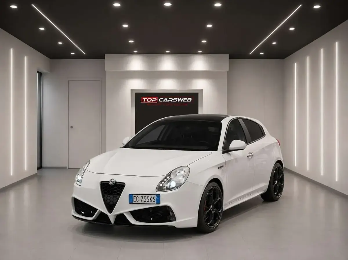 Usata Alfa Romeo Giulietta Distinctive 170 CV (125 kW) 2010 Bianco Utilitaria