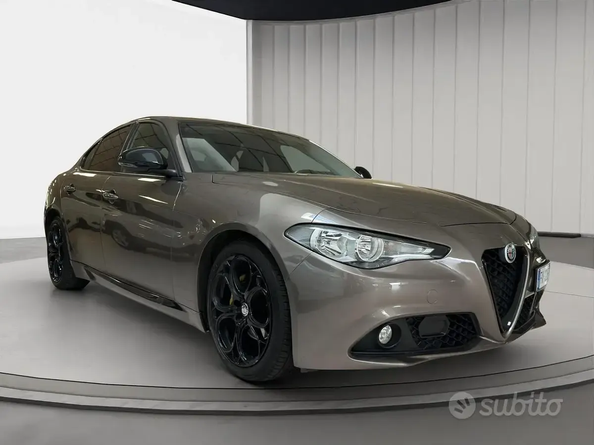 Usata Alfa Romeo Giulia Super 150 CV (110 kW) 2017 Rosso Berlina
