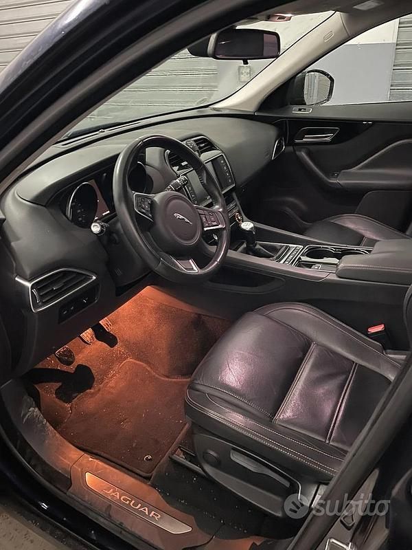 Usata Jaguar F-Pace 180 CV (132 kW) 2017 Blu SUV
