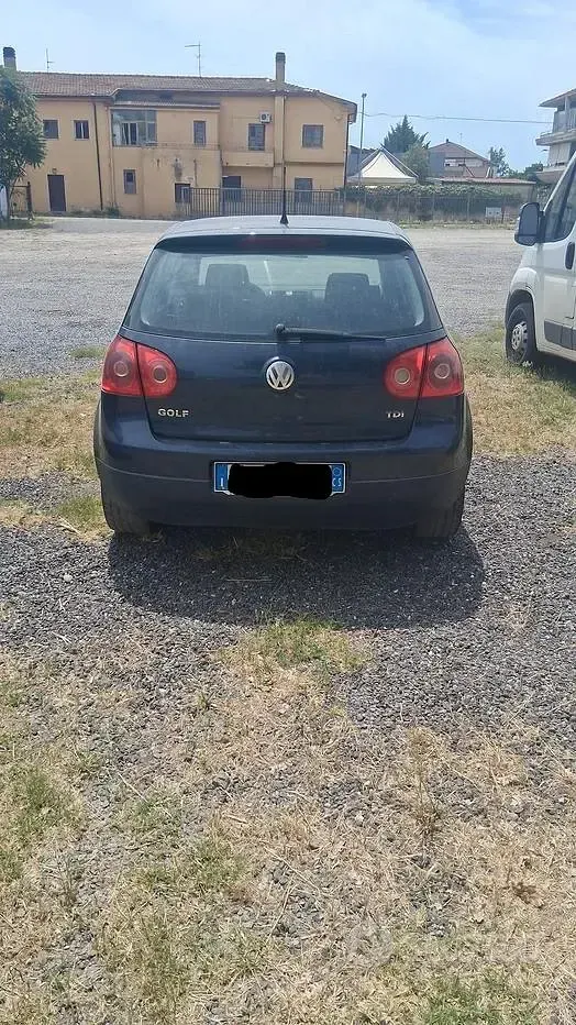Usata VW Golf V 105 CV (77 kW) 2005 Bluazzurro Utilitaria
