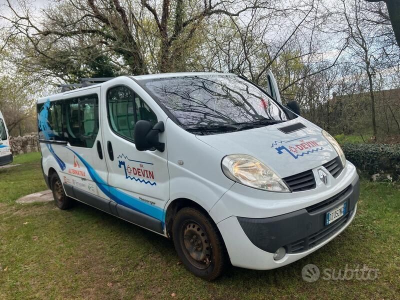 Usata 2009 Renault Trafic Monovolume | 3300 € (Buon prezzo) - Immagine 1/4