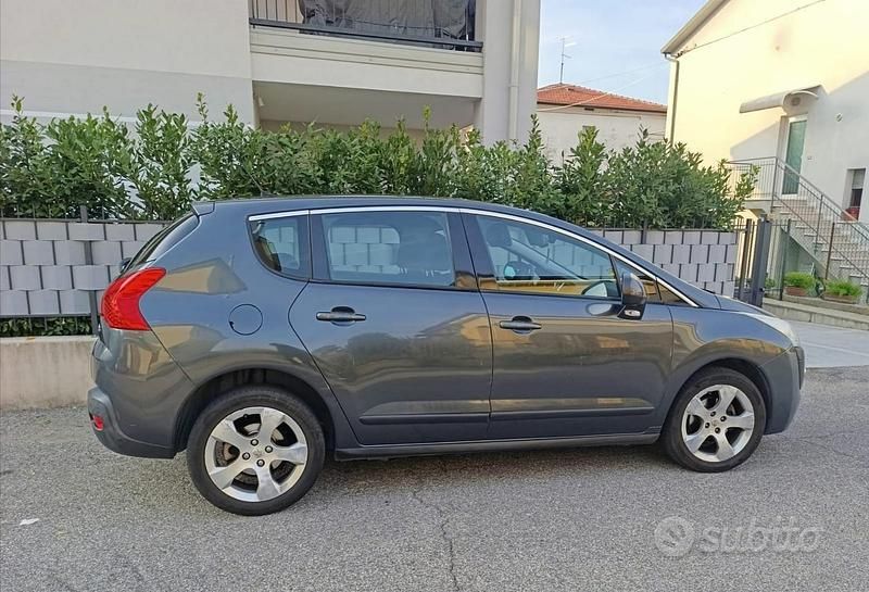 Grigio Usata 2013 Peugeot 3008 Access Station wagon | 3900 € (Super prezzo) - Immagine 1/4