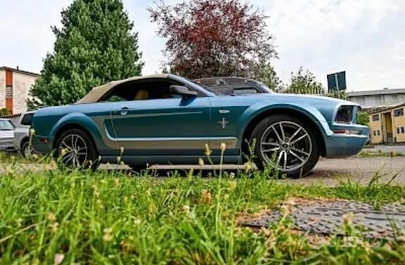 Usata Ford Mustang 212 CV (155 kW) 2007 Blu/azzurro Cabrio