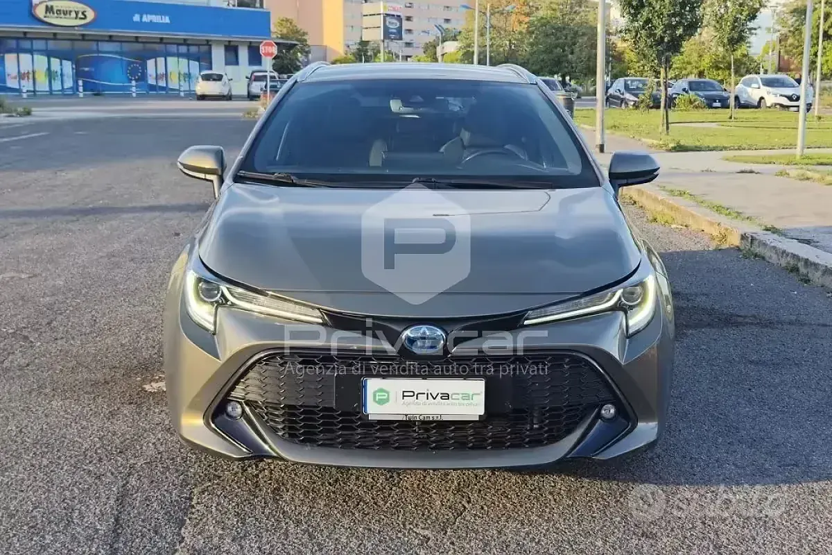 Usata Toyota Corolla Style 98 CV (72 kW) 2022 Marrone Station wagon