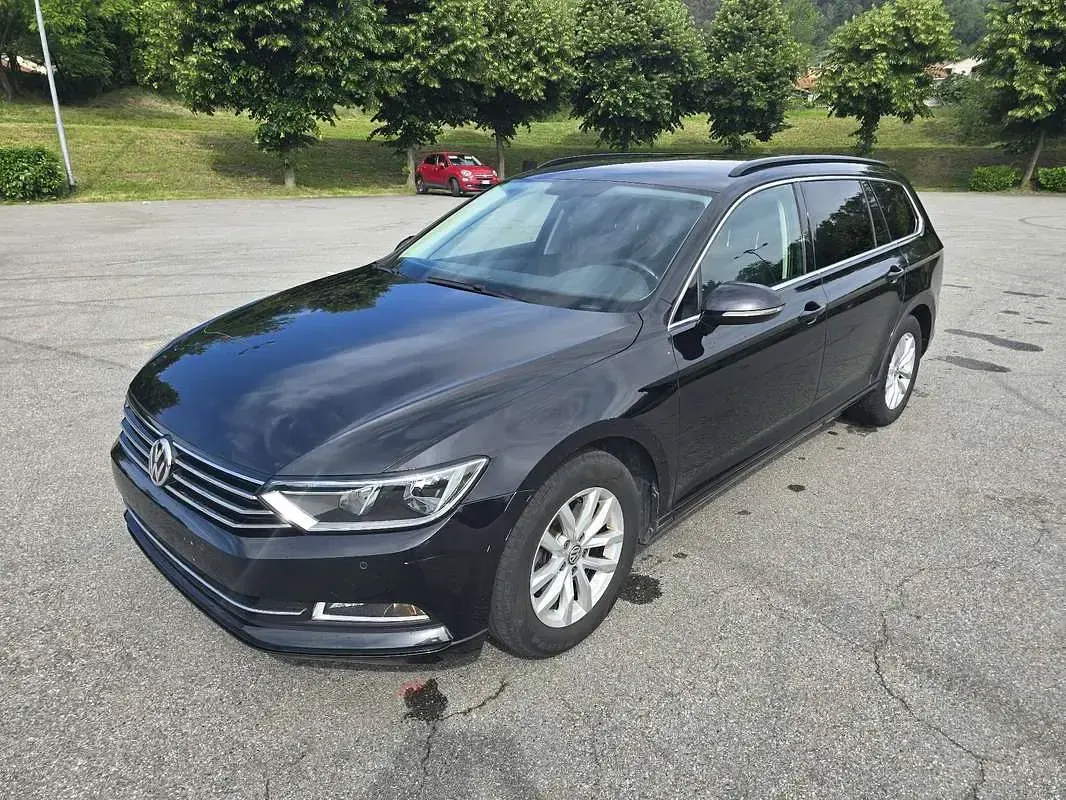 Usata VW Passat Comfortline 120 CV (88 kW) 2016 Nero Station wagon
