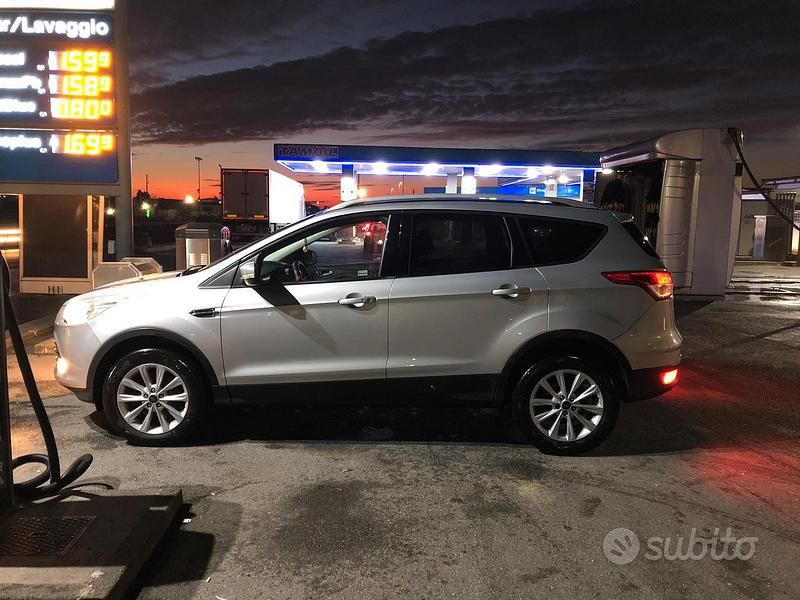 Usata Ford Kuga 150 CV (110 kW) 2014 Grigio SUV