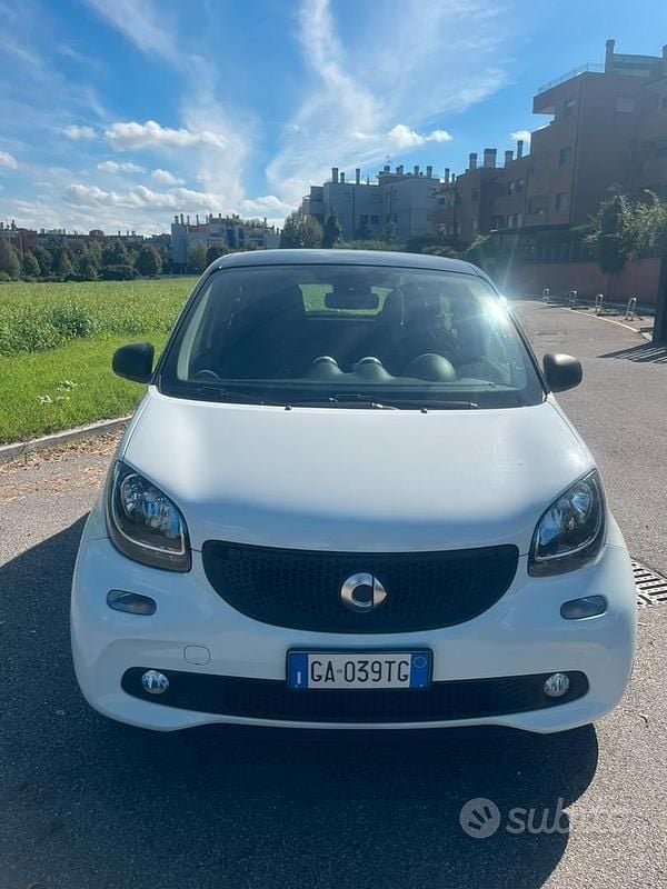 Usata Smart ForFour 71 CV (52 kW) 2017 Bianco Utilitaria