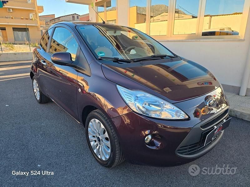Viola Usata 2012 Ford Ka Plus Business Edition Due volumi | 4599 € (Buon prezzo) - Immagine 1/4