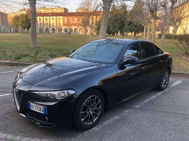 Usata Alfa Romeo Giulia 150 CV (110 kW) 2017 Nero Berlina