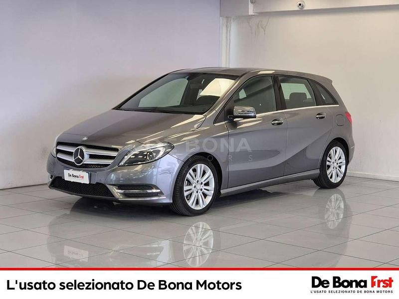 Usata Mercedes B180 Premium 109 CV (80 kW) 2014 Grigio Monovolume