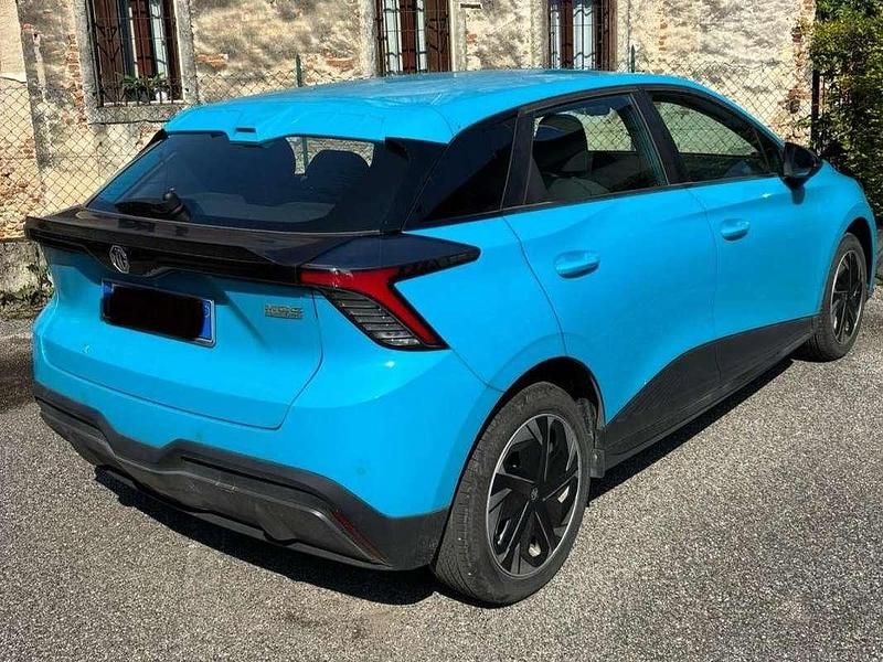 Gebraucht MG MG4 EV 53 kW (73 PS) 2023 Blau Kleinwagen