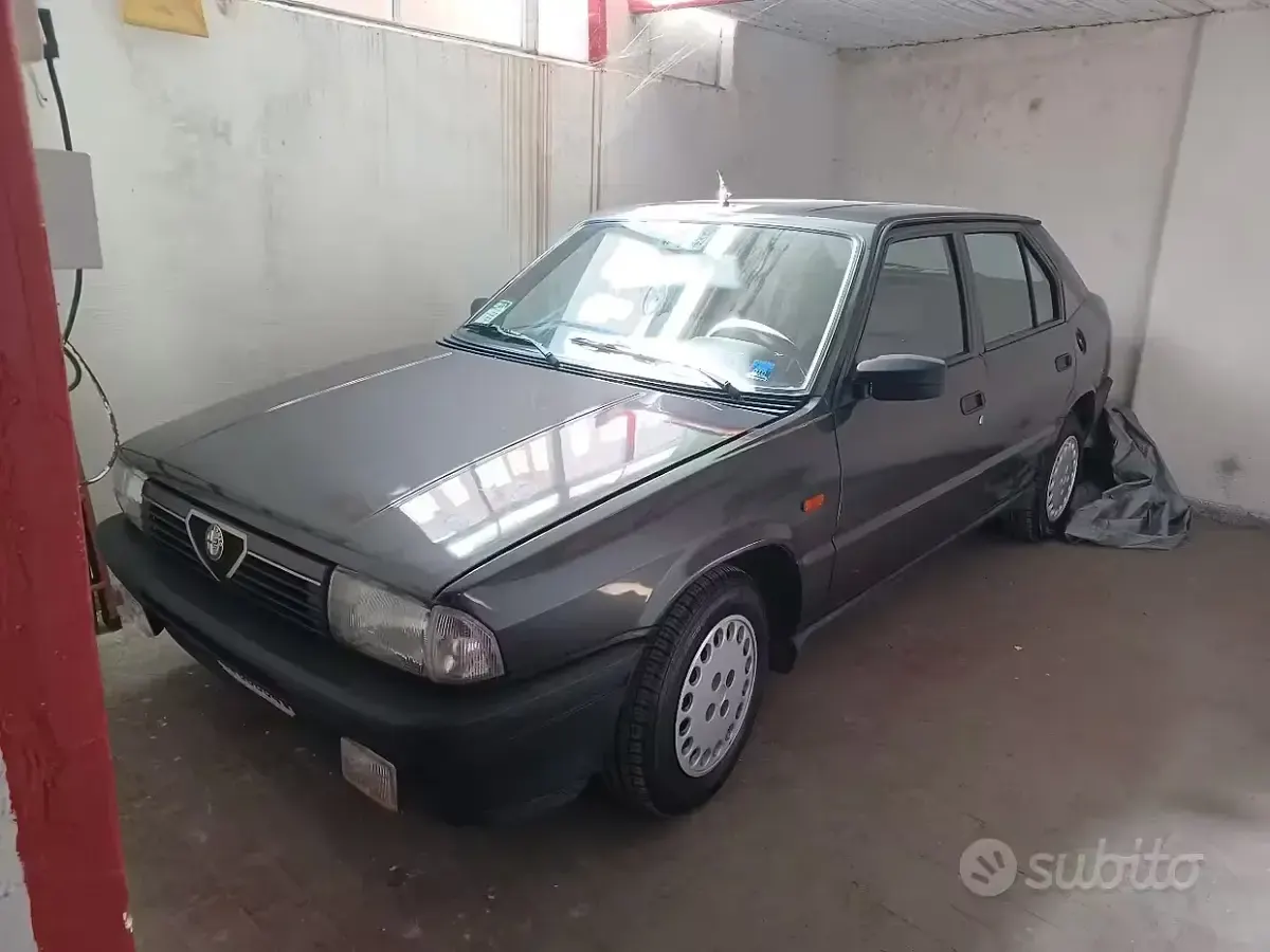 Usata Alfa Romeo 33 105 CV (77 kW) 1989 Grigio Berlina