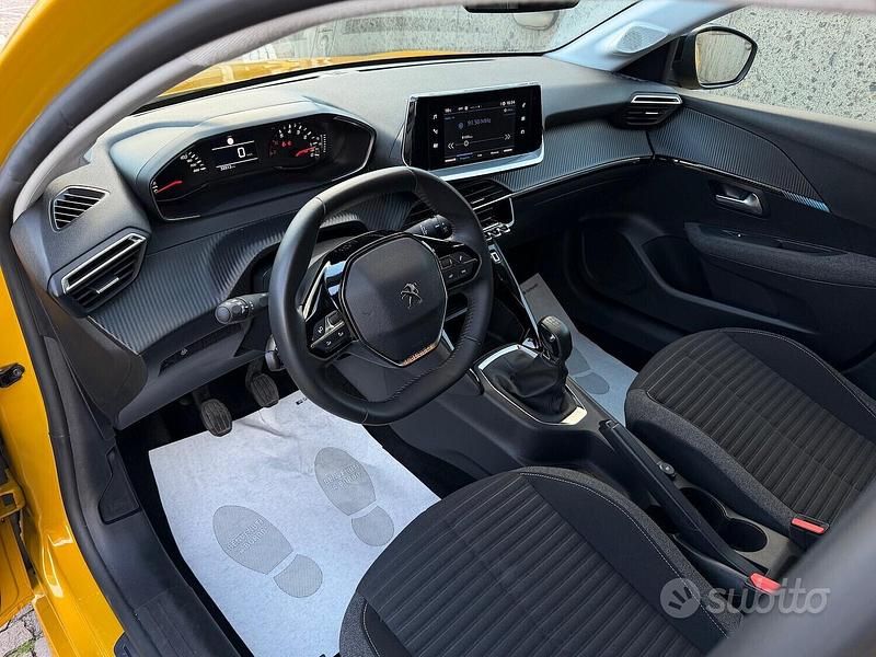 Usata Peugeot 208 Style 74 CV (54 kW) 2023 Giallo Utilitaria