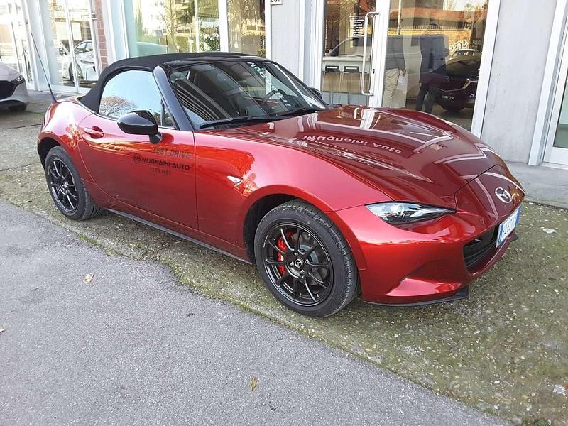 Nuova Mazda MX5 Homura-Line 132 CV (97 kW) 2025 Soul red crystal met Cabrio