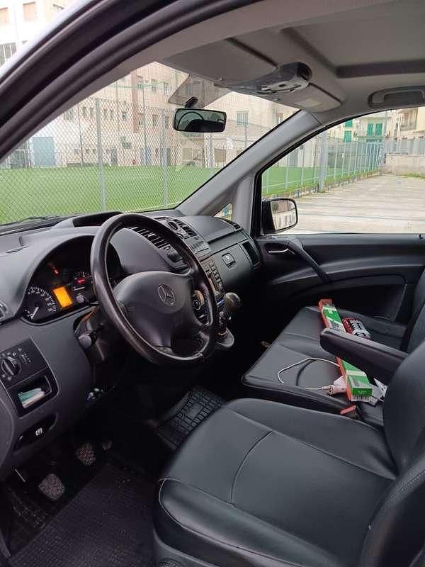 Nero Usata 2011 Mercedes Vito Furgone | 11.000 € - Immagine 1/4