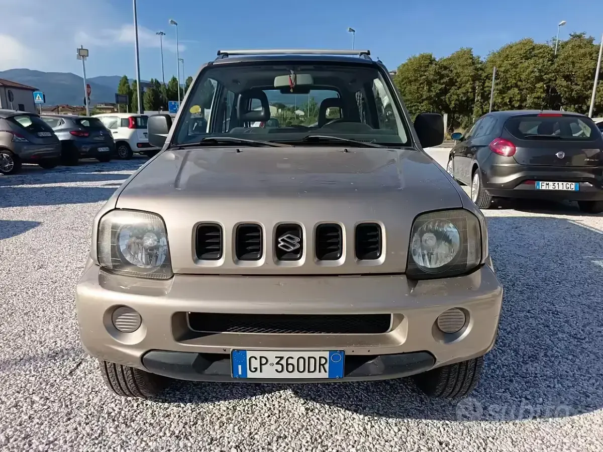 Usata Suzuki Jimny 82 CV (60 kW) 2004 Giallo SUV