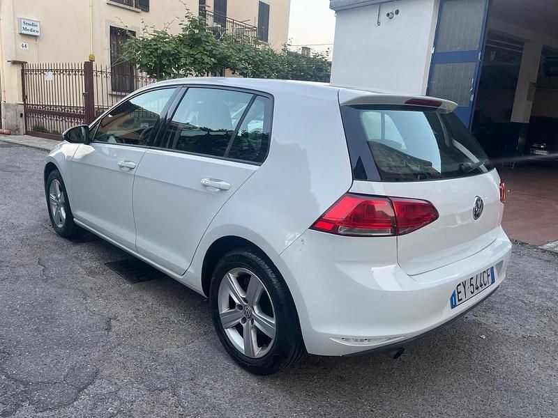 Usata VW Golf VII Highline 104 CV (76 kW) 2013 Bianco Berlina