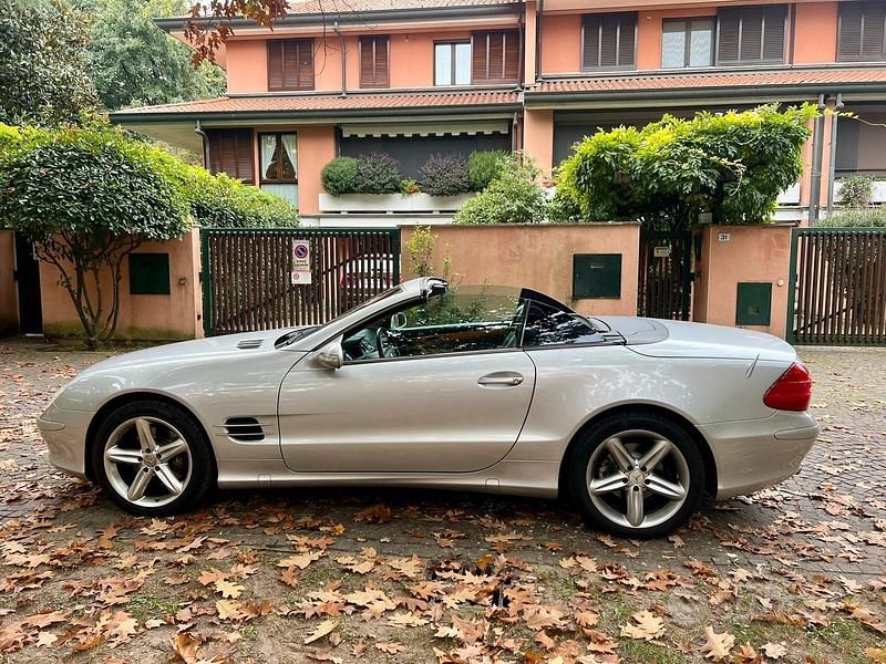 Usata Mercedes SL500 306 CV (225 kW) 2003 Grigio Cabrio