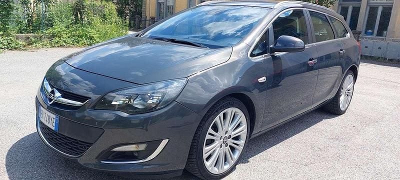 Other Usata 2012 Opel Astra Cosmo Station wagon | 3800 € (Buon prezzo) - Immagine 1/4