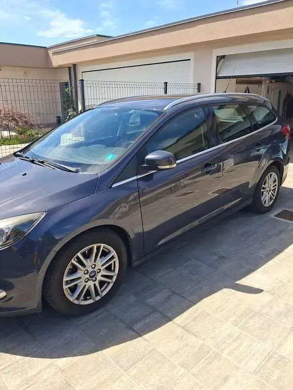 Usata Ford Focus Titanium 116 CV (85 kW) 2012 Blu/azzurro Station wagon