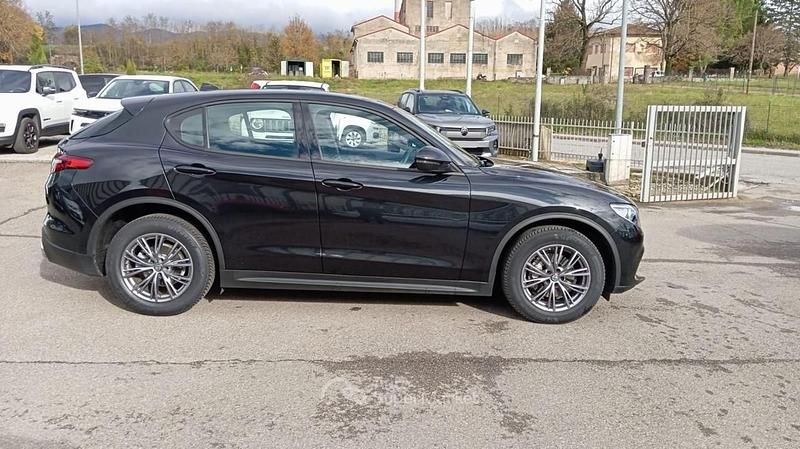 Usata Alfa Romeo Stelvio Business 190 CV (139 kW) 2021 Nero SUV