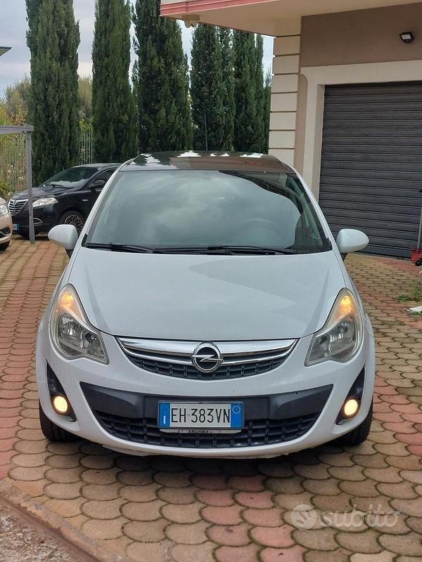 Usata Opel Corsa 95 CV (69 kW) 2011 Bianco Berlina