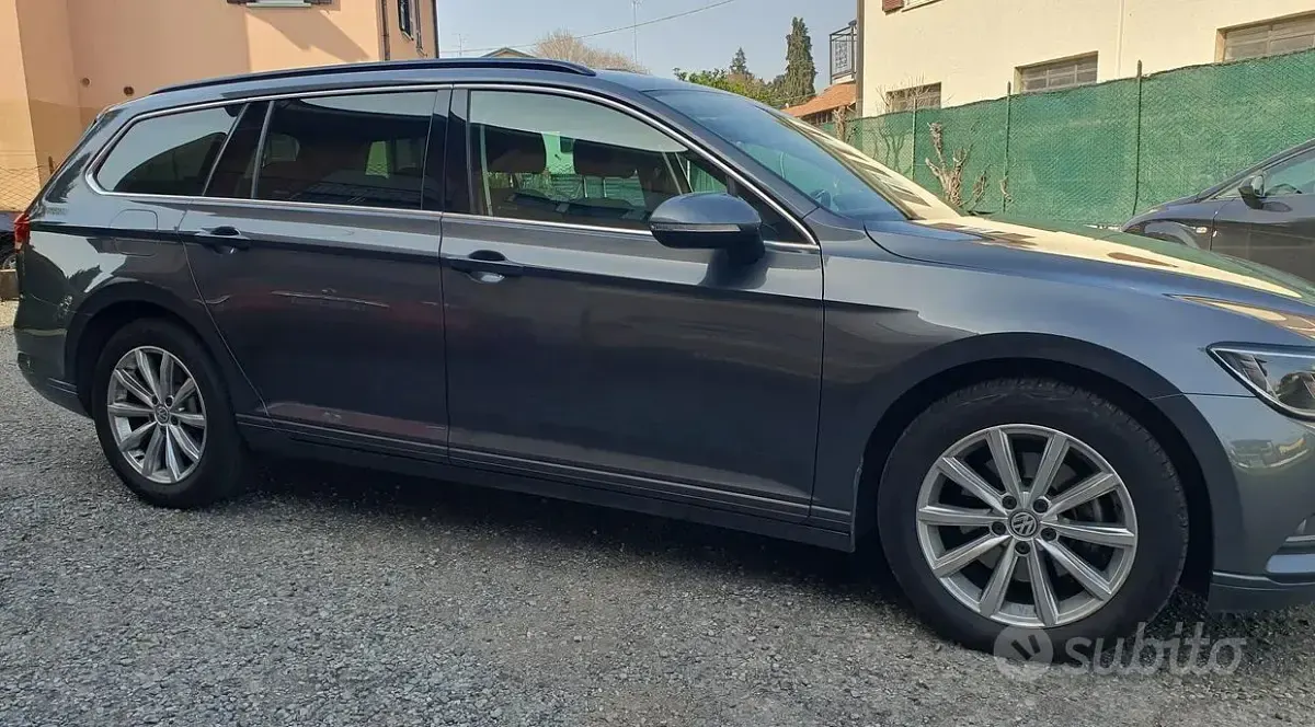 Usata VW Passat Executive 150 CV (110 kW) 2017 Grigio Station wagon