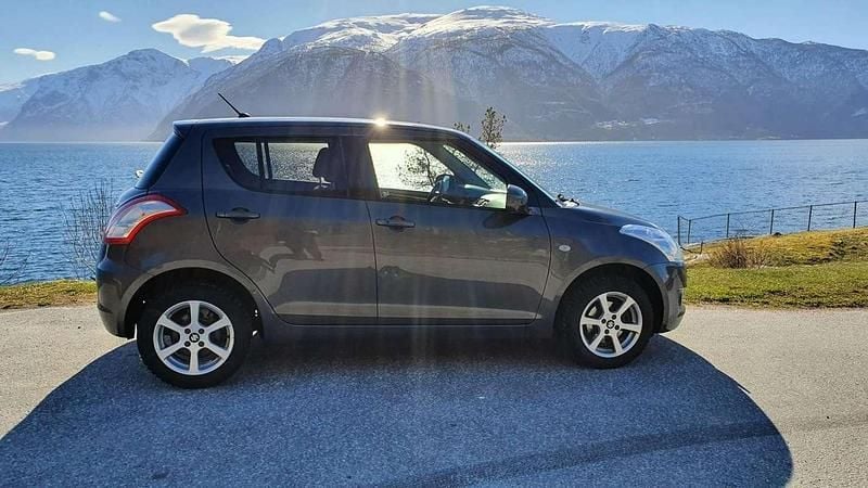 Second-hand Suzuki Swift GL 69 CP (50 kW) 2008 Gri Hatchback