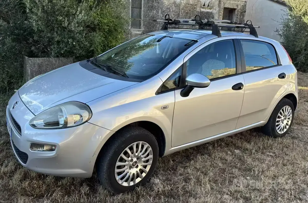Usata Fiat Grande Punto 77 CV (56 kW) 2015 Grigio Utilitaria
