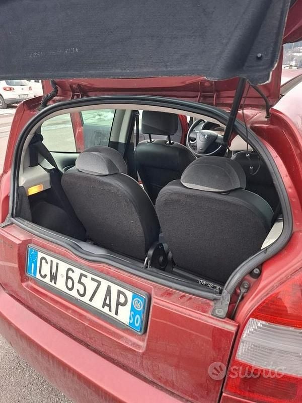 Usata Citroën C2 Exclusive 60 CV (44 kW) 2006 Rosso Utilitaria