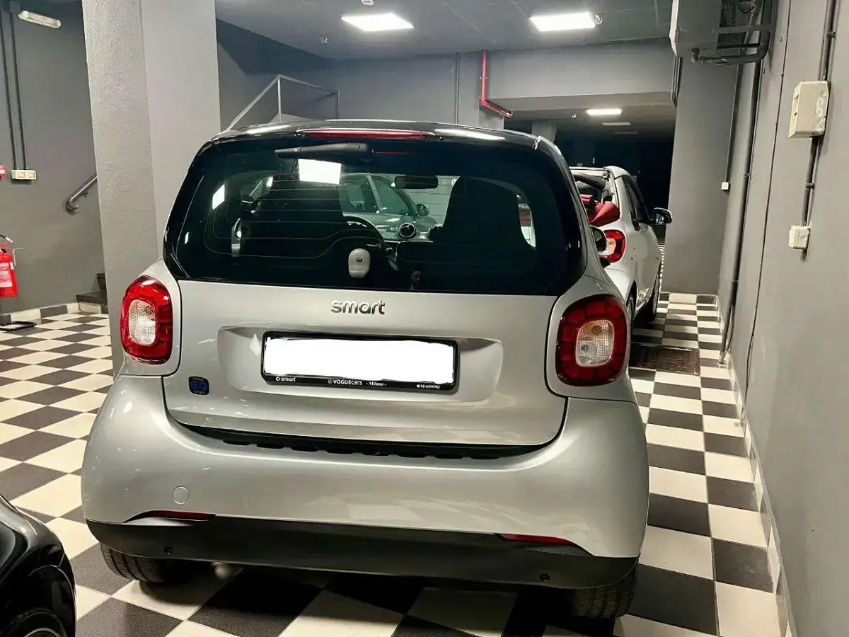 Usata Smart ForTwo Electric Drive Passion 41 kW (56 CV) 2019 Grigio Utilitaria