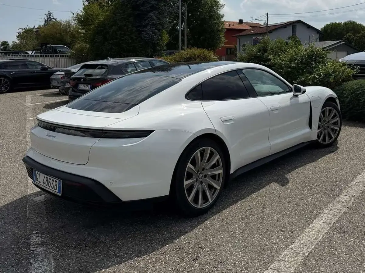 Usata Porsche Taycan Performance Package 280 kW (381 CV) 2021 Bianco Berlina