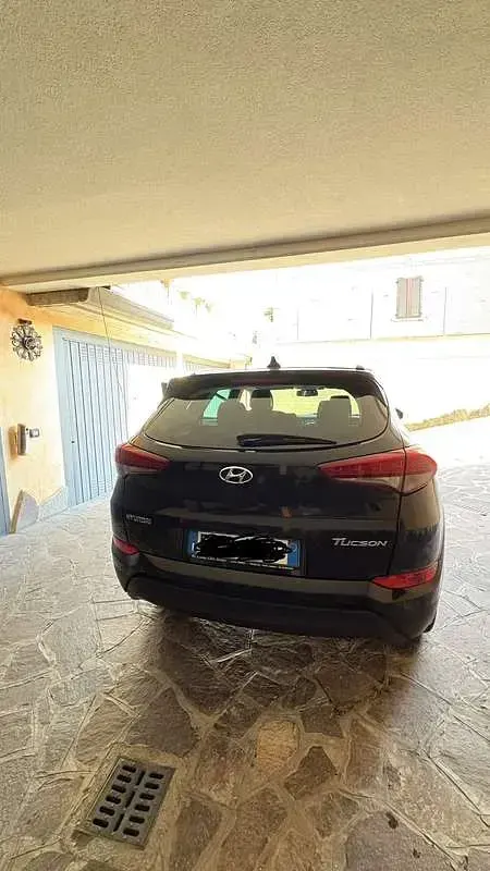 Usata Hyundai Tucson Comfort 132 CV (97 kW) 2016 Nero SUV