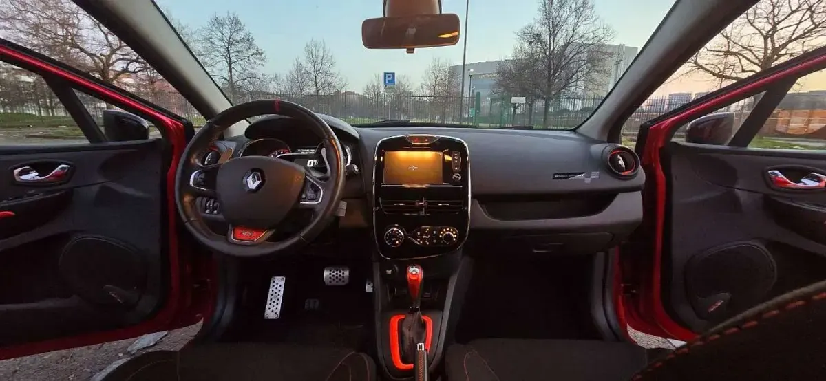 Usata Renault Clio IV R.S. 200 CV (147 kW) 2014 Rosso Berlina