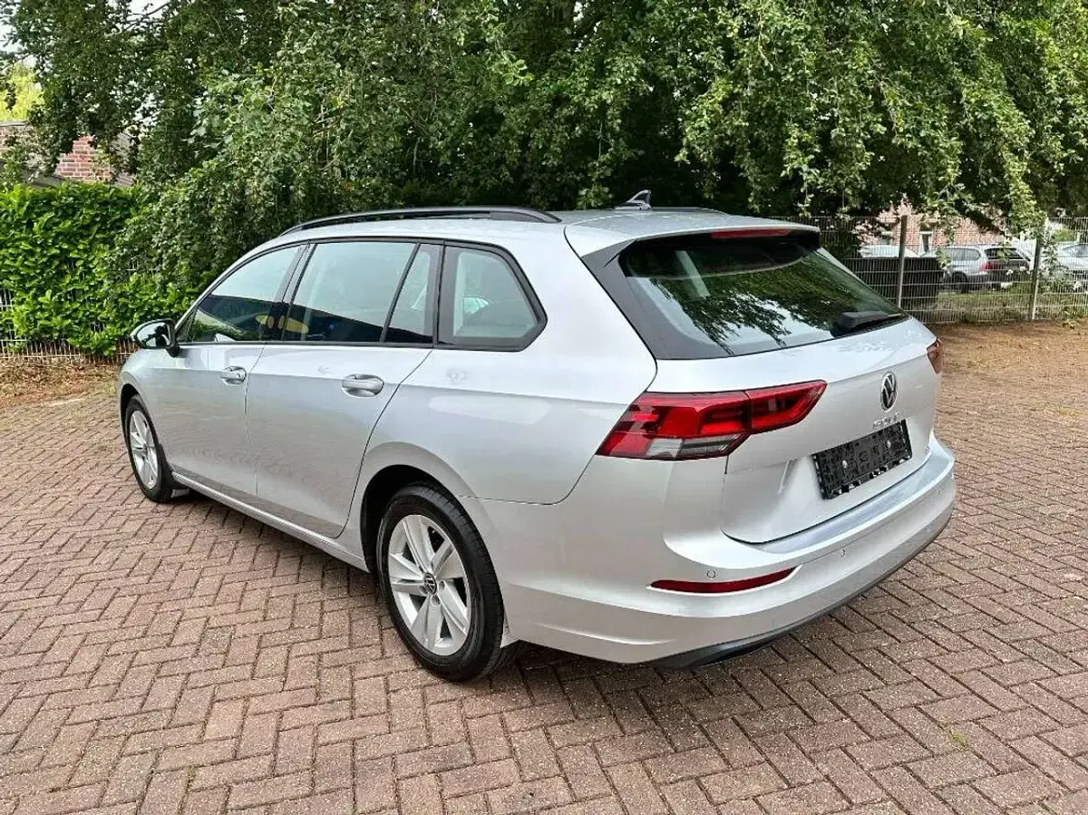 Usata VW Golf VIII Life 131 CV (96 kW) 2023 Grigio Station wagon