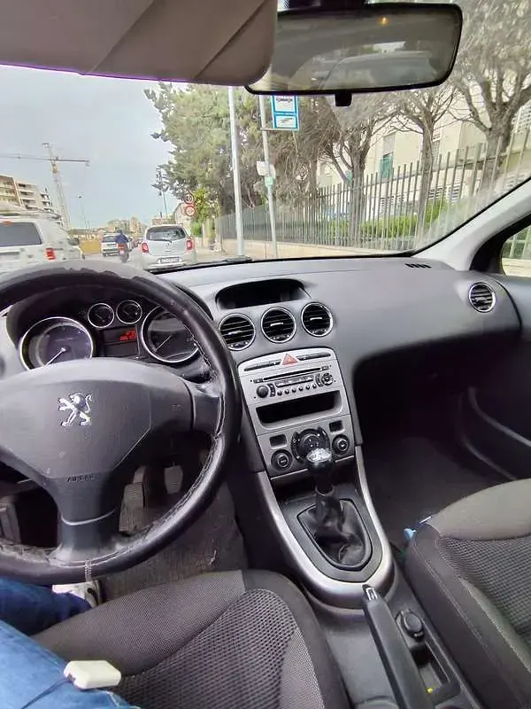 Usata Peugeot 308 Business-Line 92 CV (67 kW) 2011 Berlina