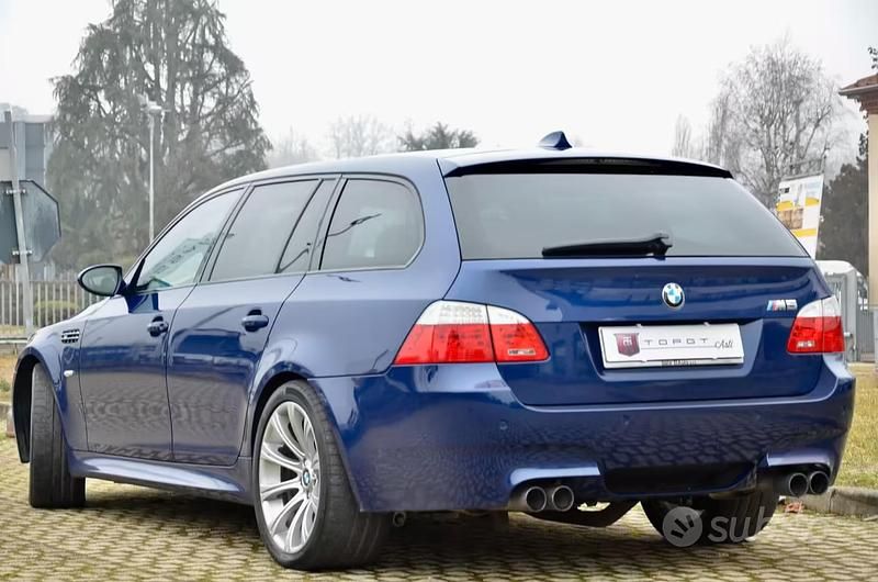 Begagnad BMW M5 Efficient Dynamics 507 HK (372 kW) 2007 Blå Kombi