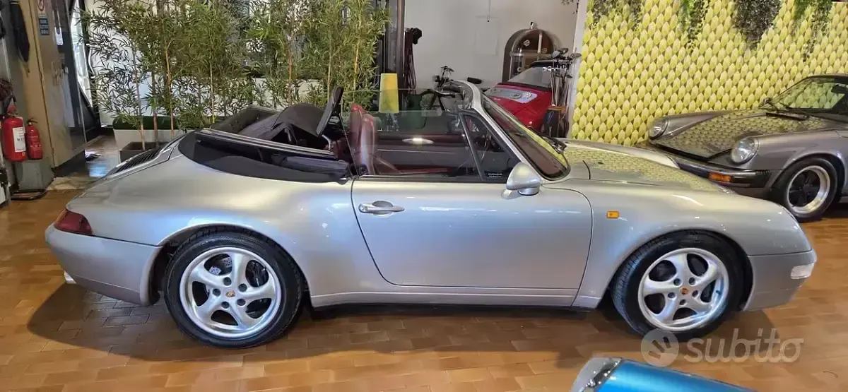 Usata Porsche 911 Carrera Cabriolet 272 CV (200 kW) 1995 Grigio Cabrio